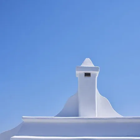 Glarakia Adamantas (Milos)