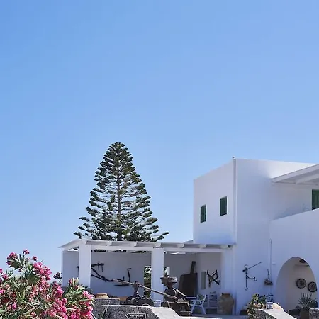 Guest house Glarakia Adamantas (Milos)