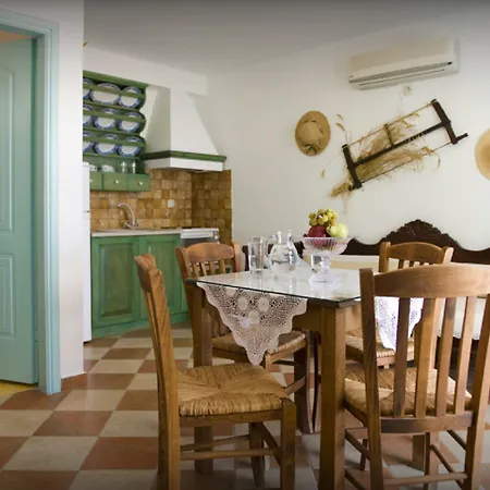 Glarakia 4* Adamantas (Milos)