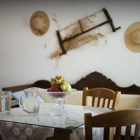 Glarakia 4* Adamantas (Milos)