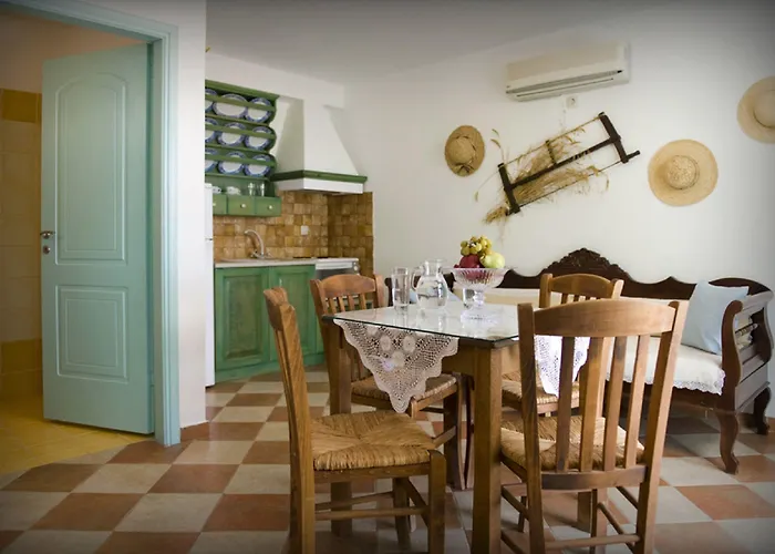 Glarakia 4* Adamantas (Milos)