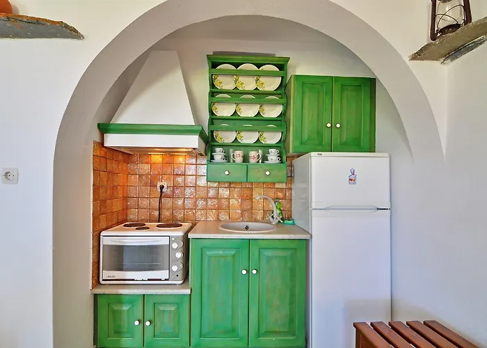 Glarakia 4* Adamantas (Milos)