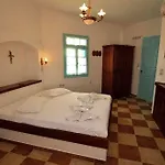 Glarakia بيت ضيافة آداماس