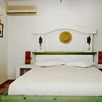 Glarakia בית הארחה 4*