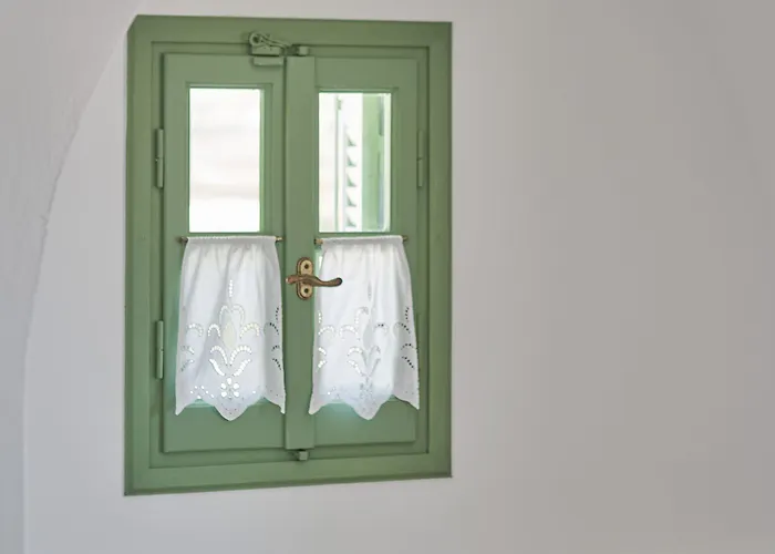 Glarakia 4* Adamantas (Milos)